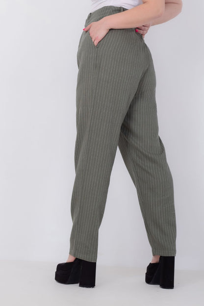 بنطلون كلاسيكي مخطط