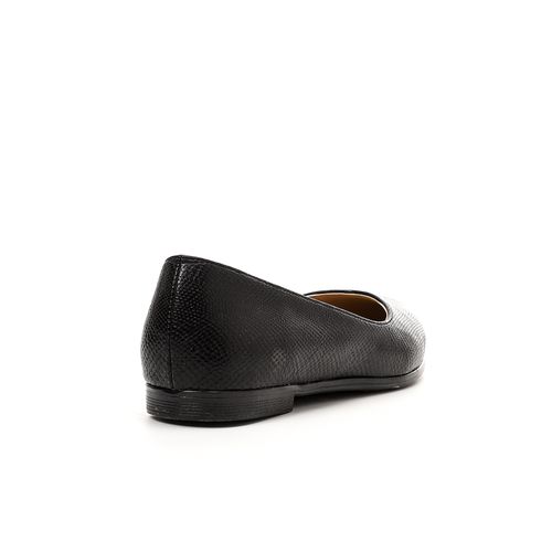 حذاء باليه برأس مدبب