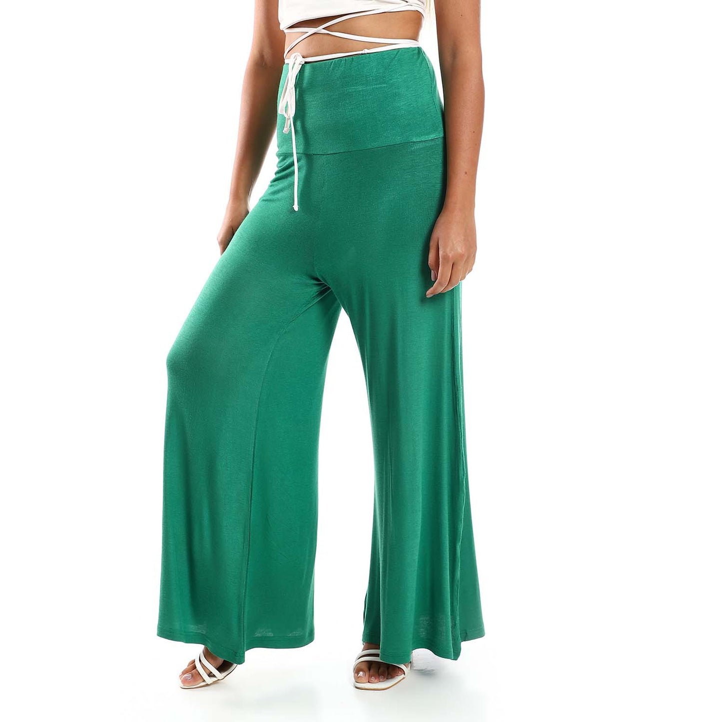 Solid Pattern Flare Fit Pants - بنطلون واسع بنمط سادة