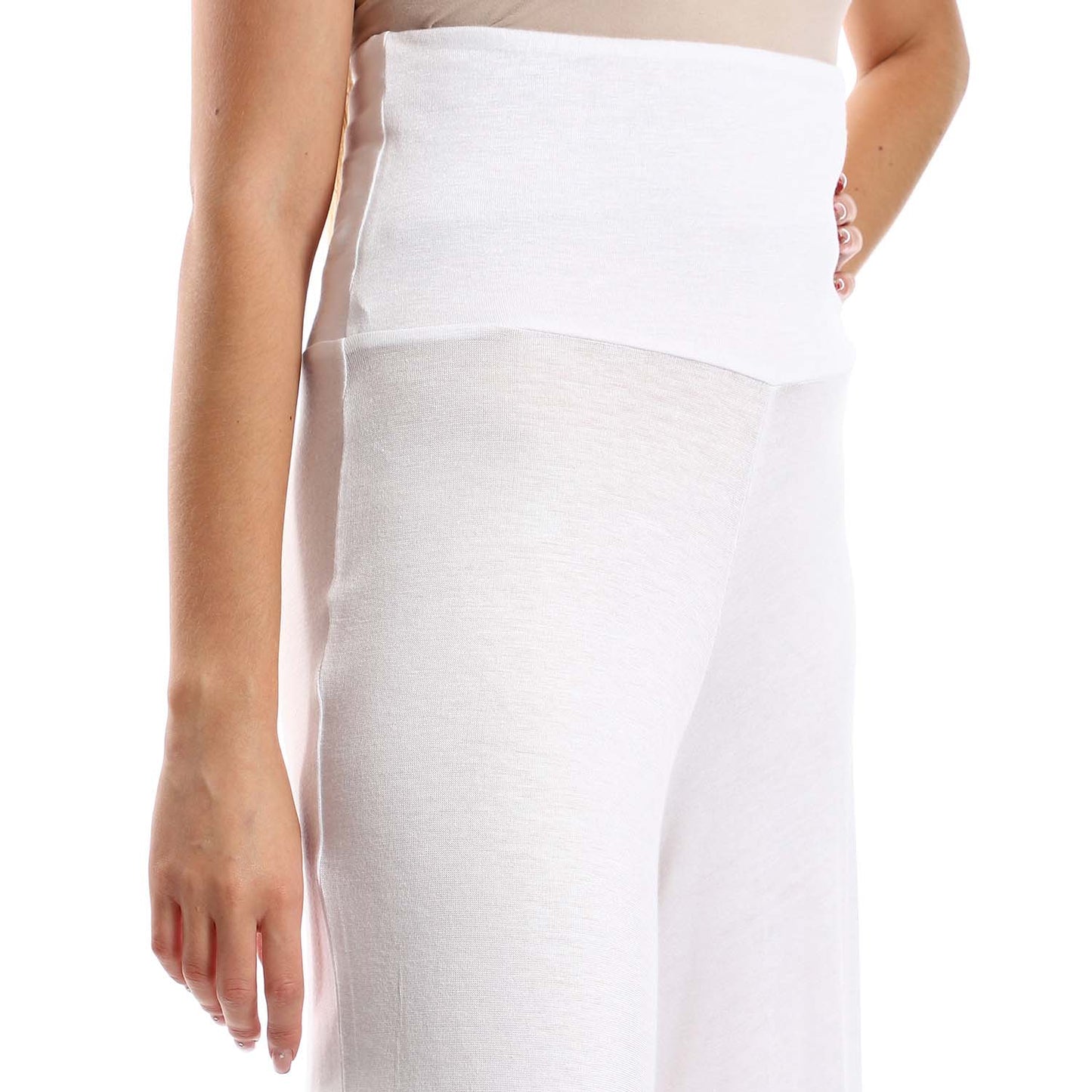 Solid Pattern Flare Fit Pants - بنطلون واسع بنمط سادة