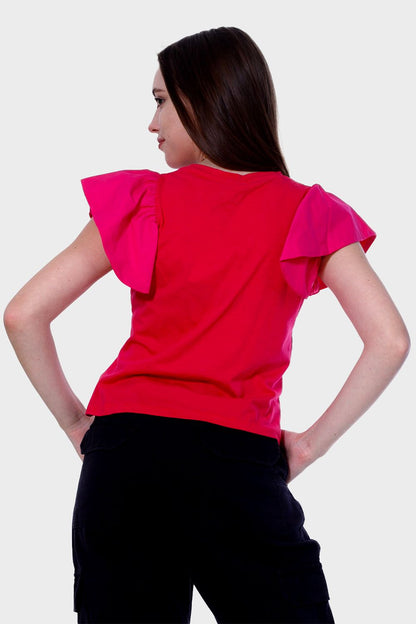 بلوزة بأكمام مجعدة