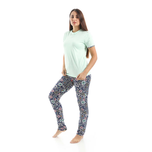 Crew Neck Pajama Set with Pants - بيجامة من تي شيرت برقبة دائرية وبنطلون