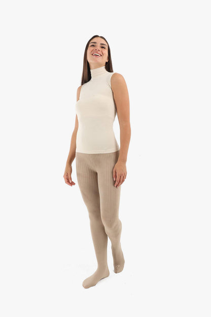 بلوزة بدون أكمام وياقة عالية