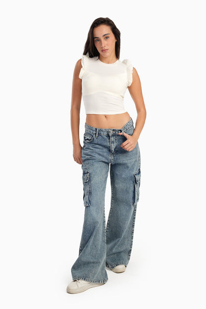 بلوزة بأكمام قصيرة مكشكشة باللون الأبيض العاجي