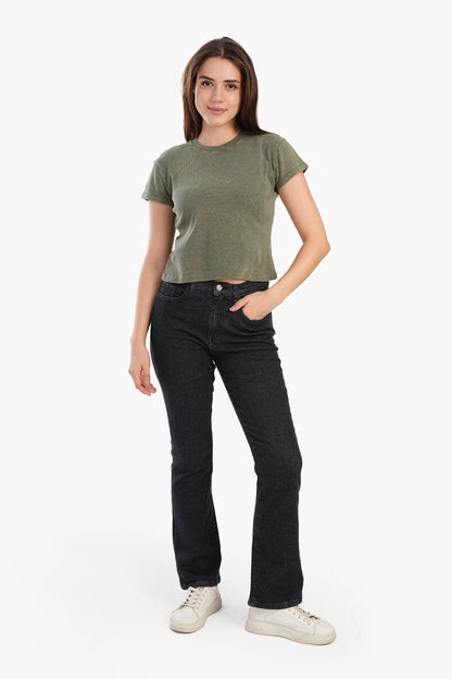 بلوزة مضلعة بأكمام قصيرة