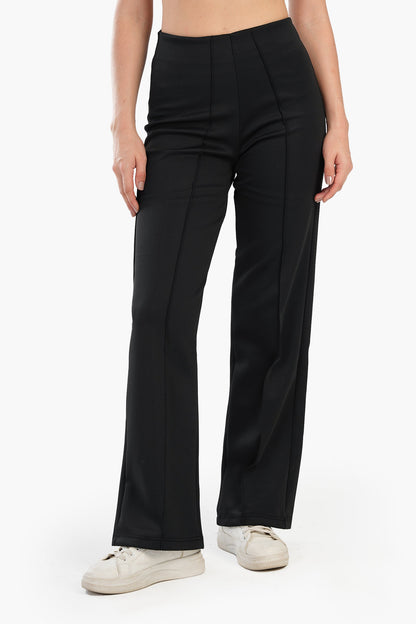 بنطلون استرخاء بقصّة مستقيمة