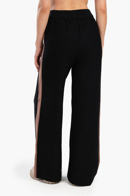 بنطال استرخاء مع خطوط جانبية