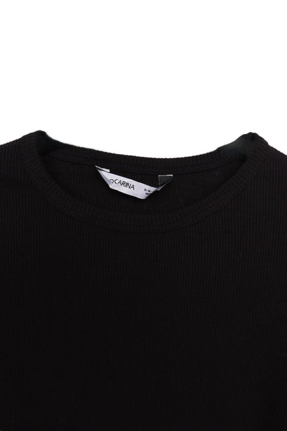 بلوزة مضلعة بأكمام طويلة