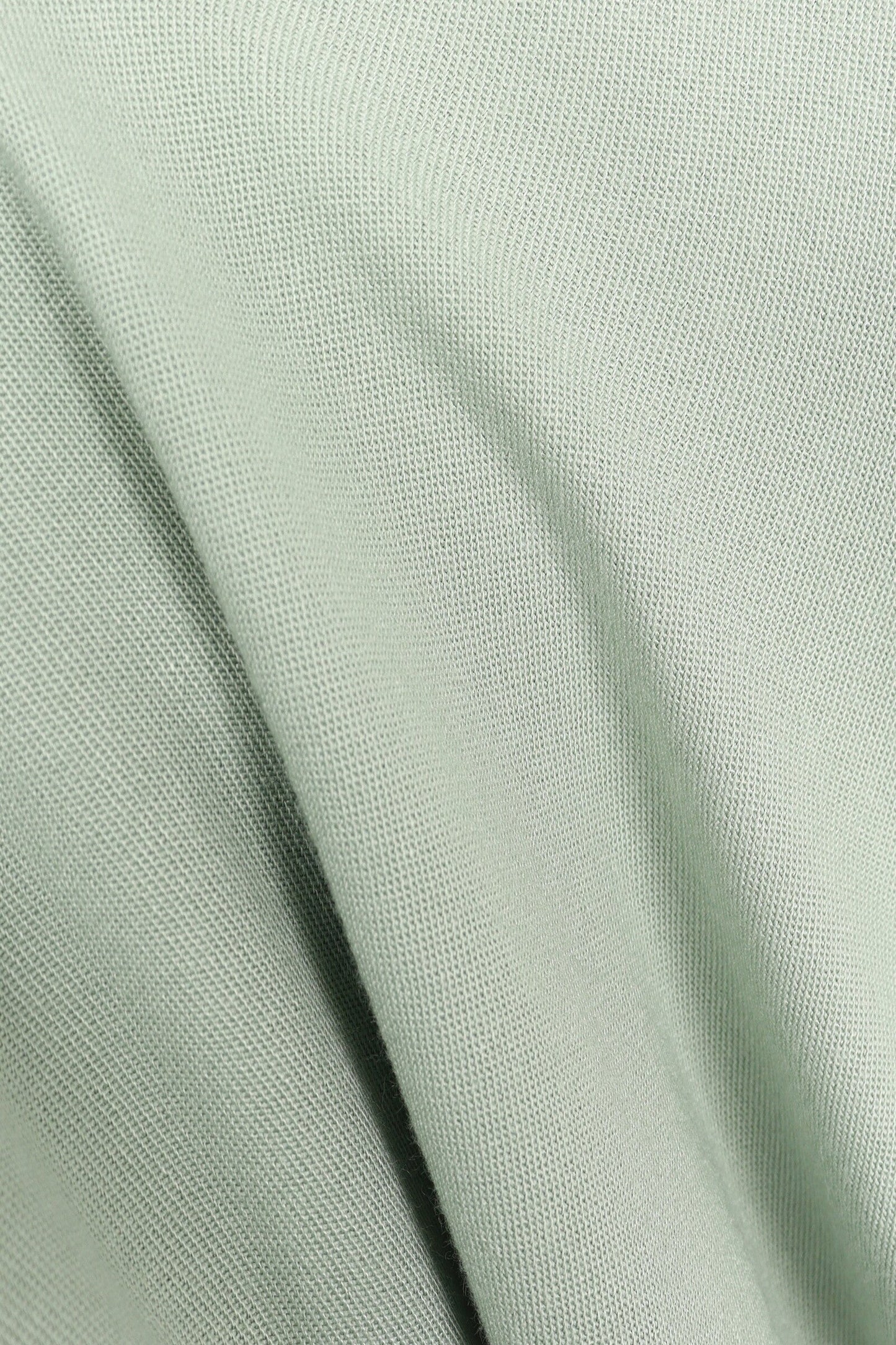 قميص أساسي ذو حافة مستديرة