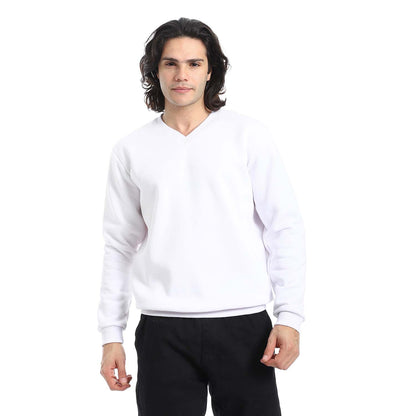 Casual V-Neck Sweatshirt - سويت شيرت كاجوال برقبة V