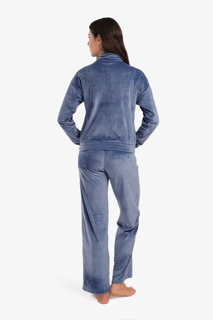 طقم بيجامة مخملي بياقة واقفة