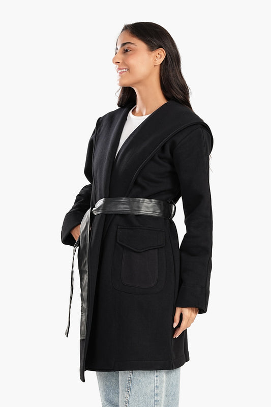 سترة سوداء بياقة شال