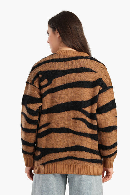 كارديجان منقوش بفتحة رقبة على شكل حرف V