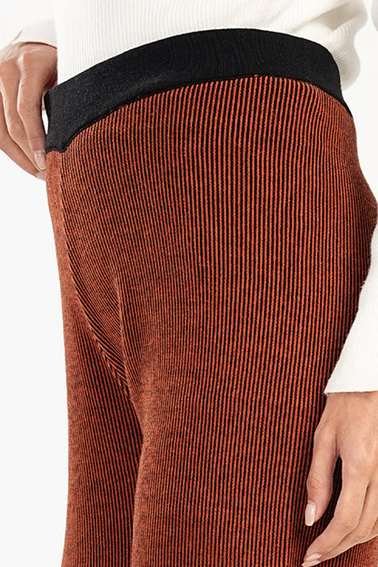 بنطال استرخاء واسع الساق بنمط مضلع