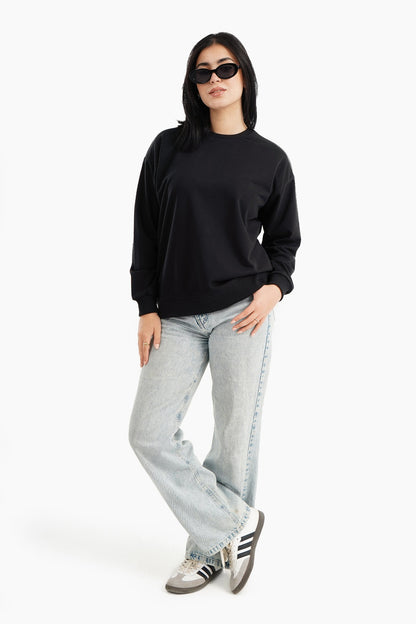 سويت شيرت صالة بنمط سادة أسود