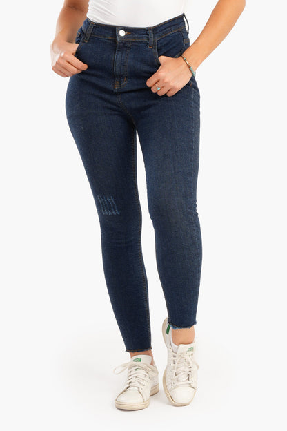 Unfinished Hem Skinny Jeans