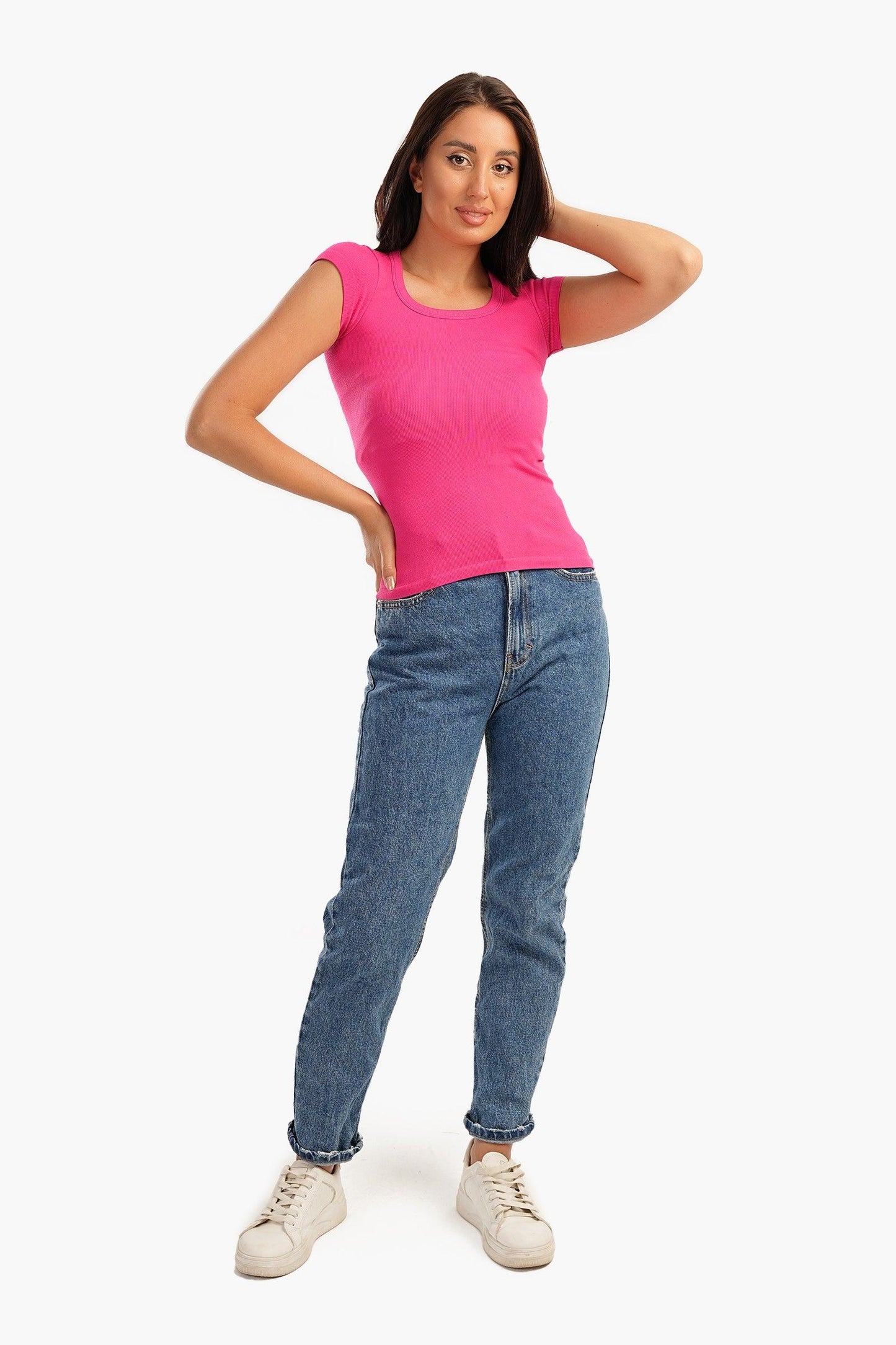 بلوزة مضلعة من الألياف الدقيقة باللون الفوشيا