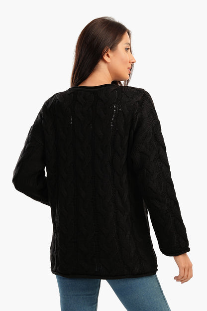 بلوفر محبوك برقبة دائرية