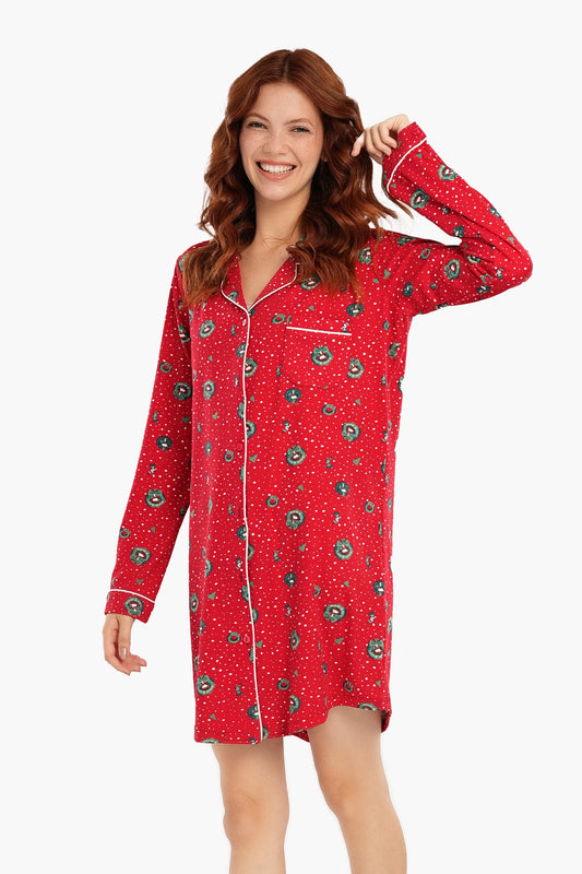 قميص نوم أحمر مزين بنقشة عيد الميلاد