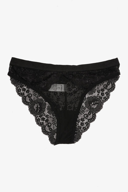 بيكيني داخلي من الدانتيل الأسود