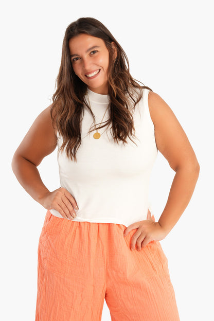 بلوزة فيسكوز برقبة عالية