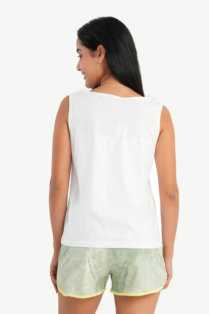 طقم بيجامة مع شورت تاي داي