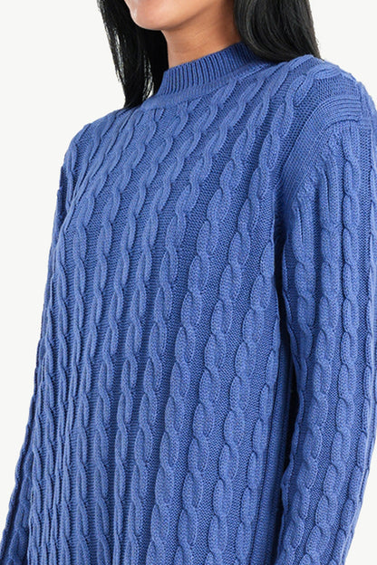 فستان متوسط ​​الطول محبوك بالكابل