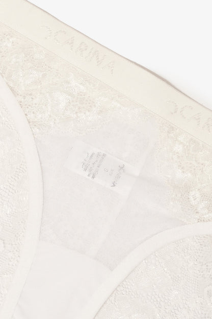 بيكيني داخلي من الدانتيل الأسود