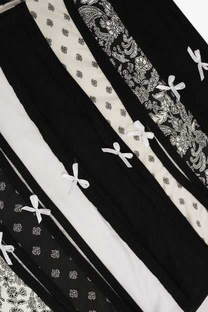 مجموعة من 7 سراويل داخلية ملونة