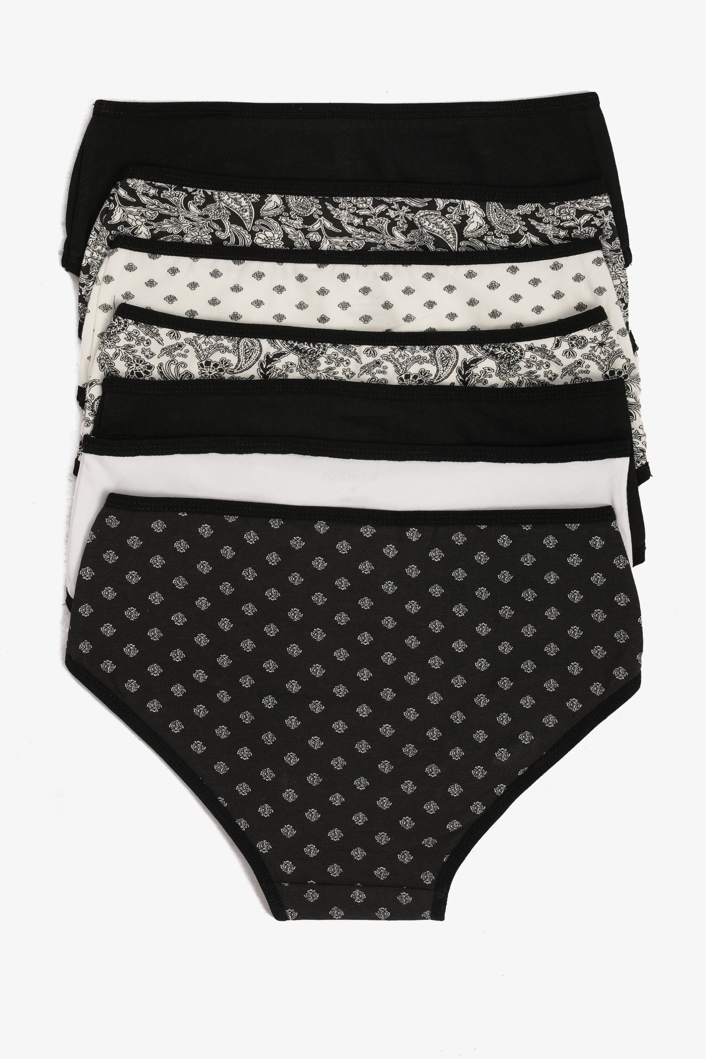 مجموعة من 7 سراويل داخلية ملونة