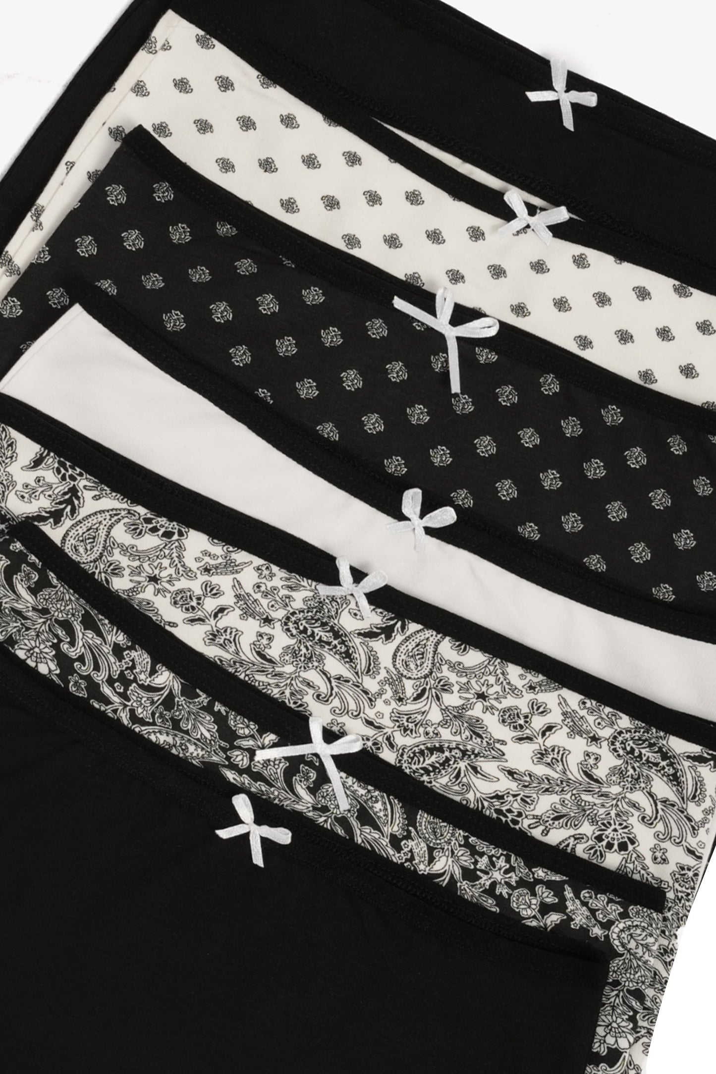 مجموعة من 7 سراويل داخلية كاملة ملونة