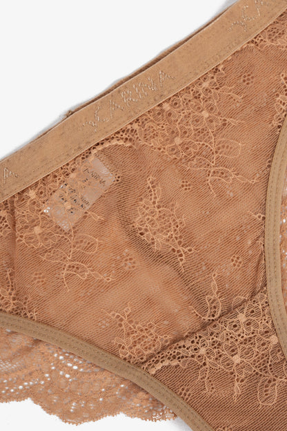 بيكيني داخلي رقيق مع دانتيل