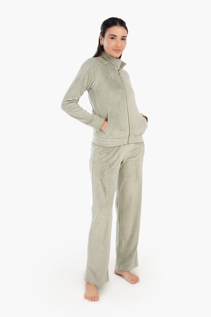 طقم بيجامة مخملية بياقة واقفة