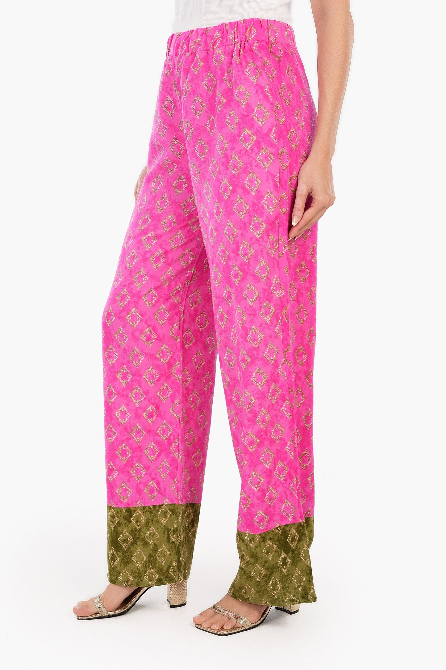 بنطلون مطبوع نابض بالحياة