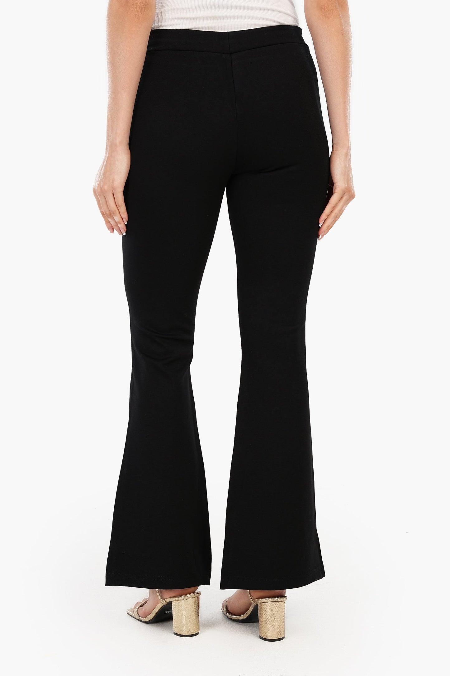 بنطال أسود كلاسيكي واسع