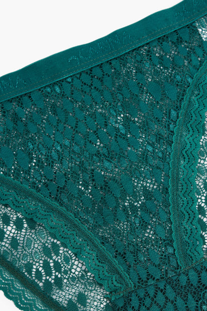 سروال داخلي أنيق من الدانتيل
