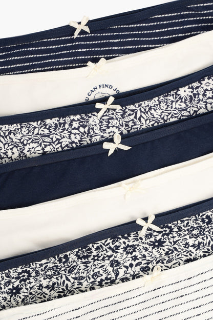 مجموعة من 7 سراويل داخلية ملونة