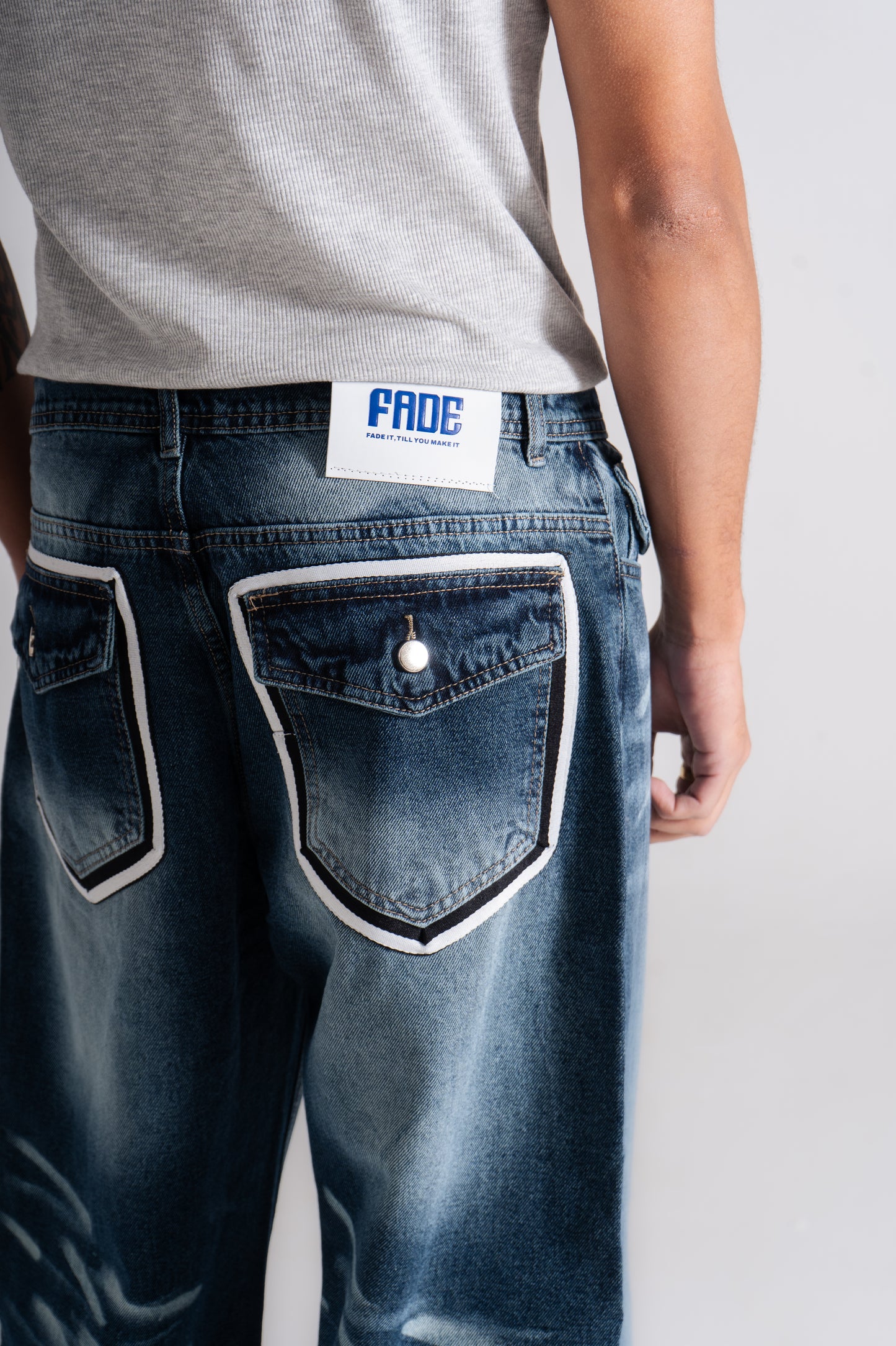 Blue Faded Baggy Fit Jeans with styled Back pockets