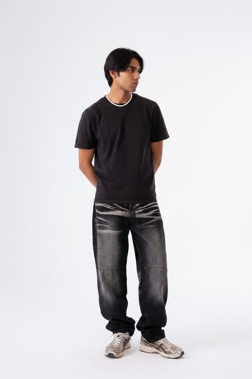 SCRATCHED BLACK BAGGY DENIM