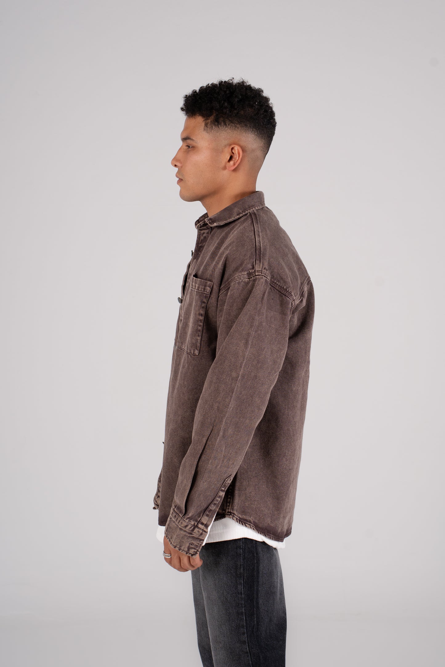 Front Pocket Denim Shirt - قميص جينز بجيب امامي