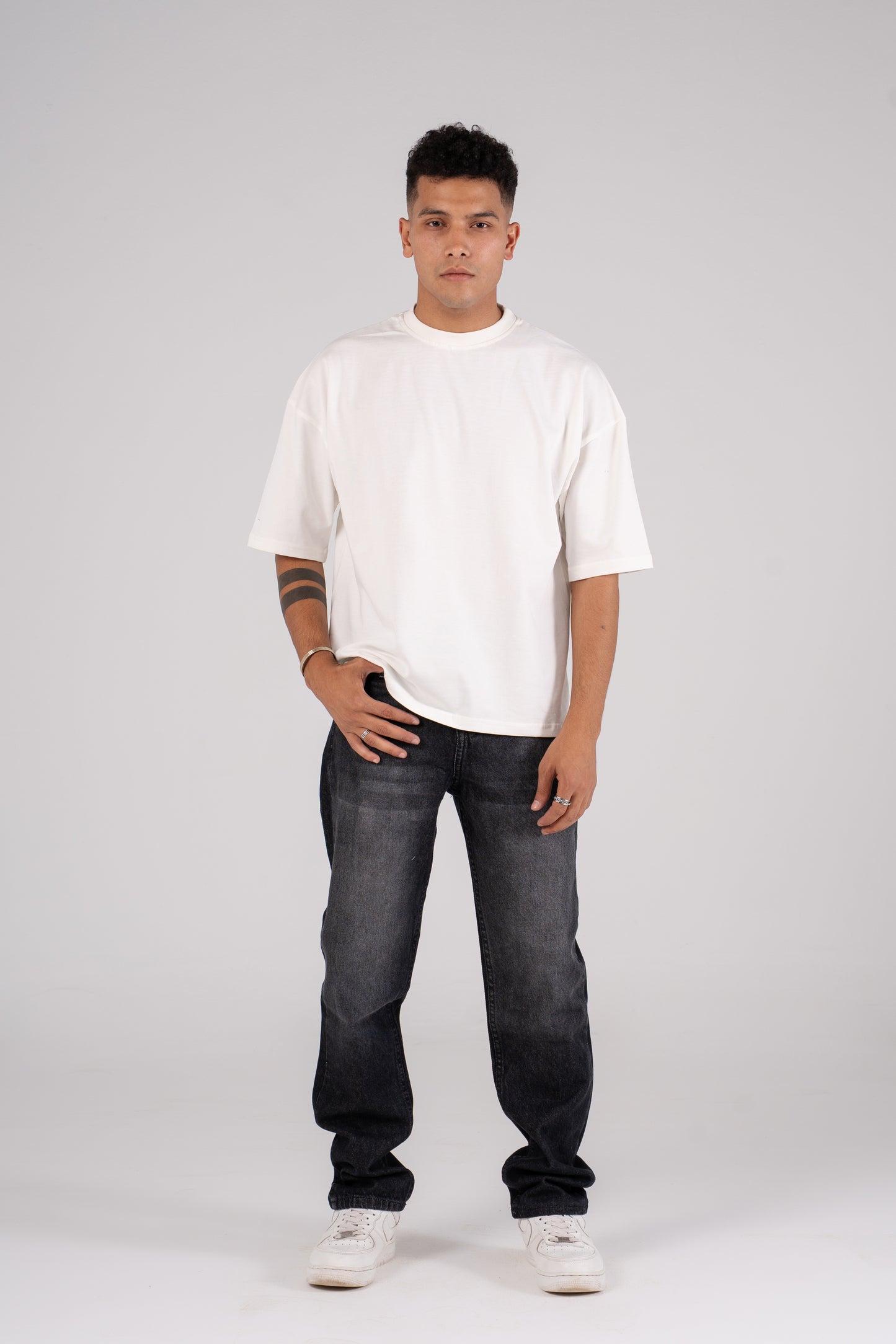 Faded Black Straight leg Pants - بنطلون جينز برجل مستقيمة