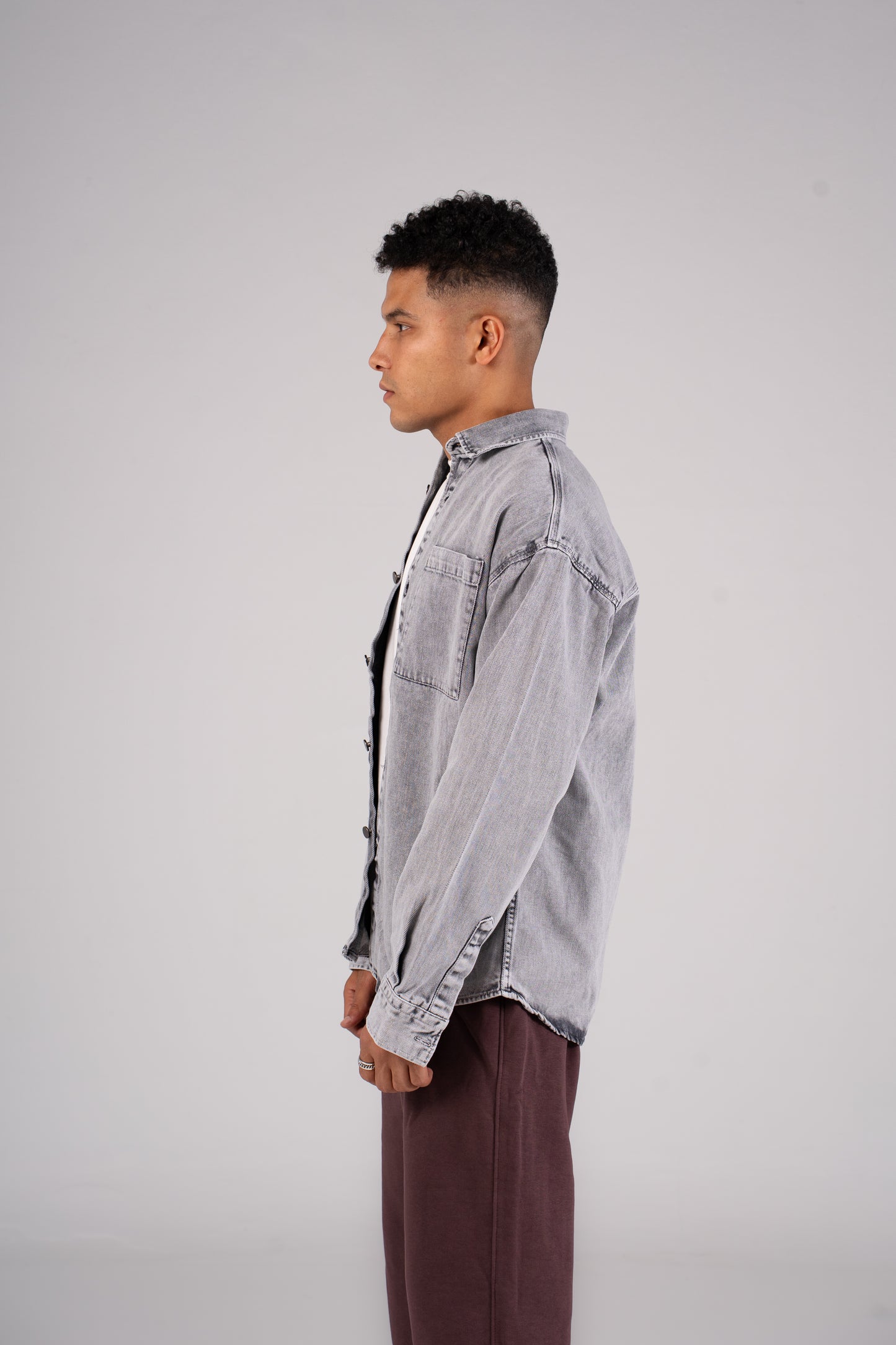 Front Pocket Denim Shirt - قميص جينز بجيب امامي