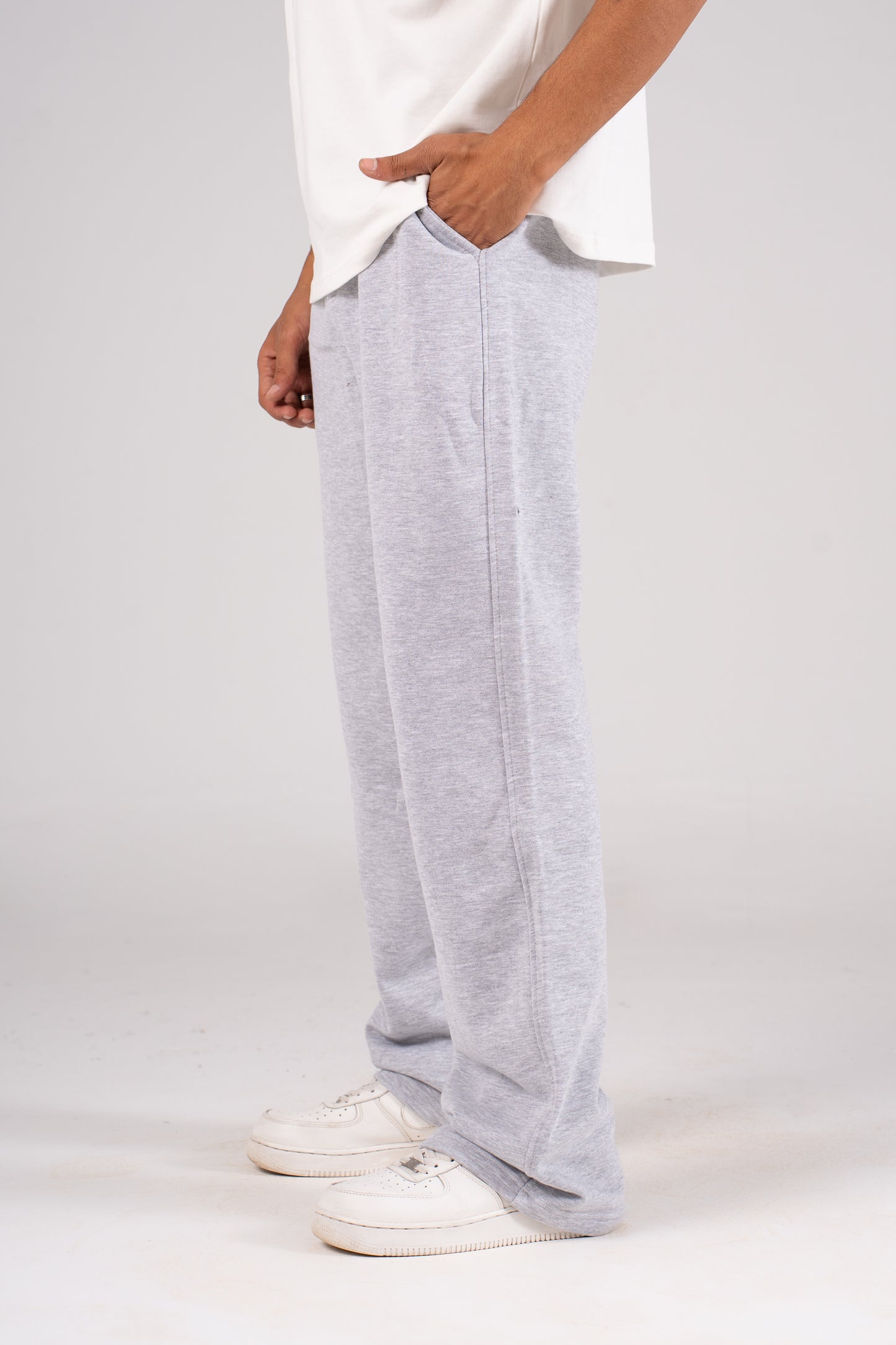 Straight Leg Sweatpants - سويت بانت برجل مستقيمة ( طول السنة )