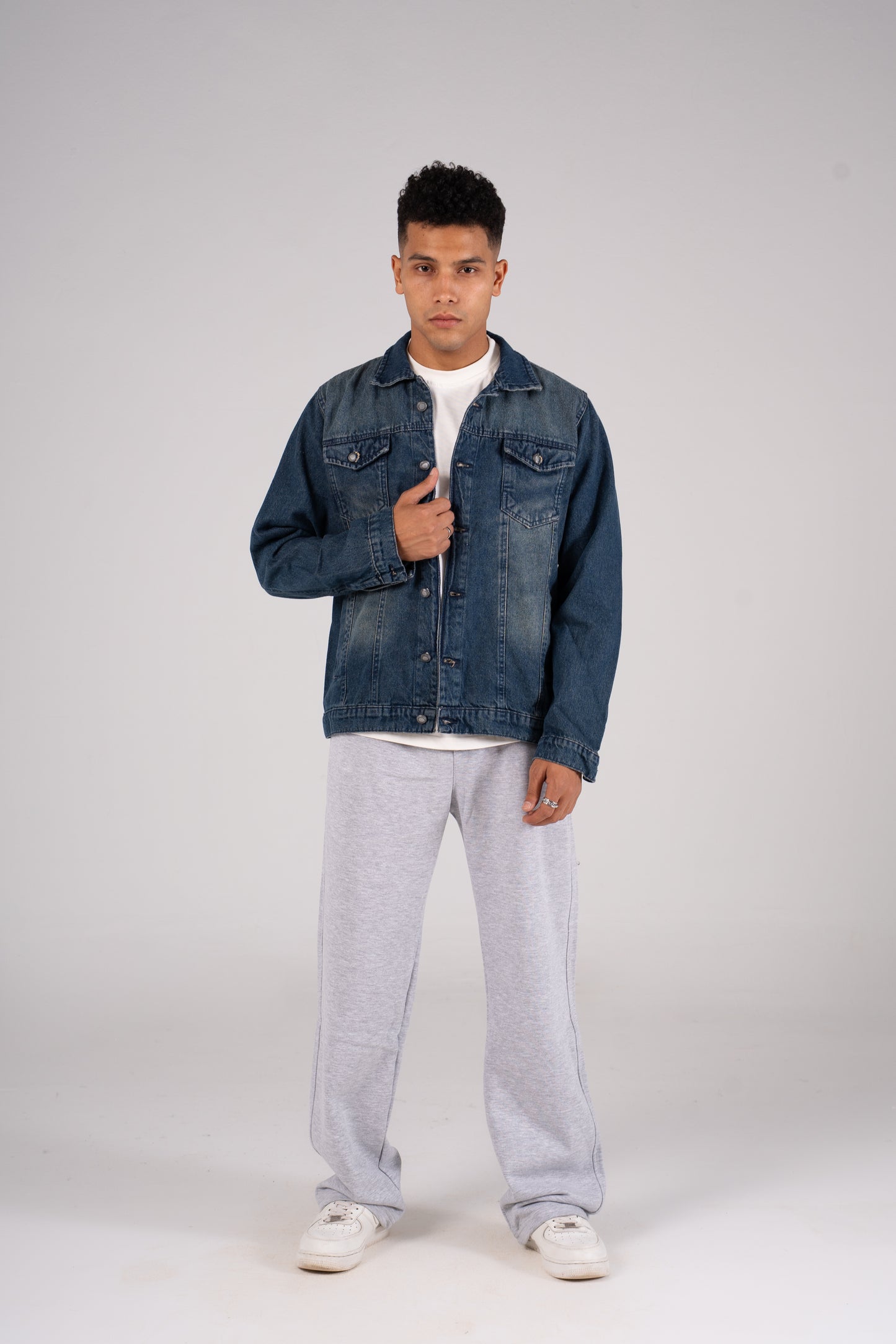 Front Pocket Denim Jacket- جاكيت جينز بجيب امامي