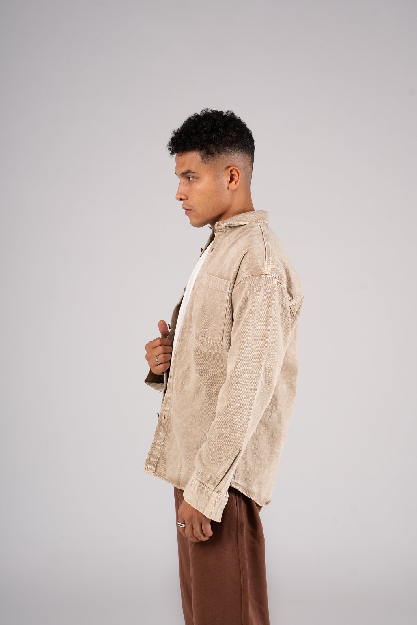 Front Pocket Denim Shirt - قميص جينز بجيب امامي