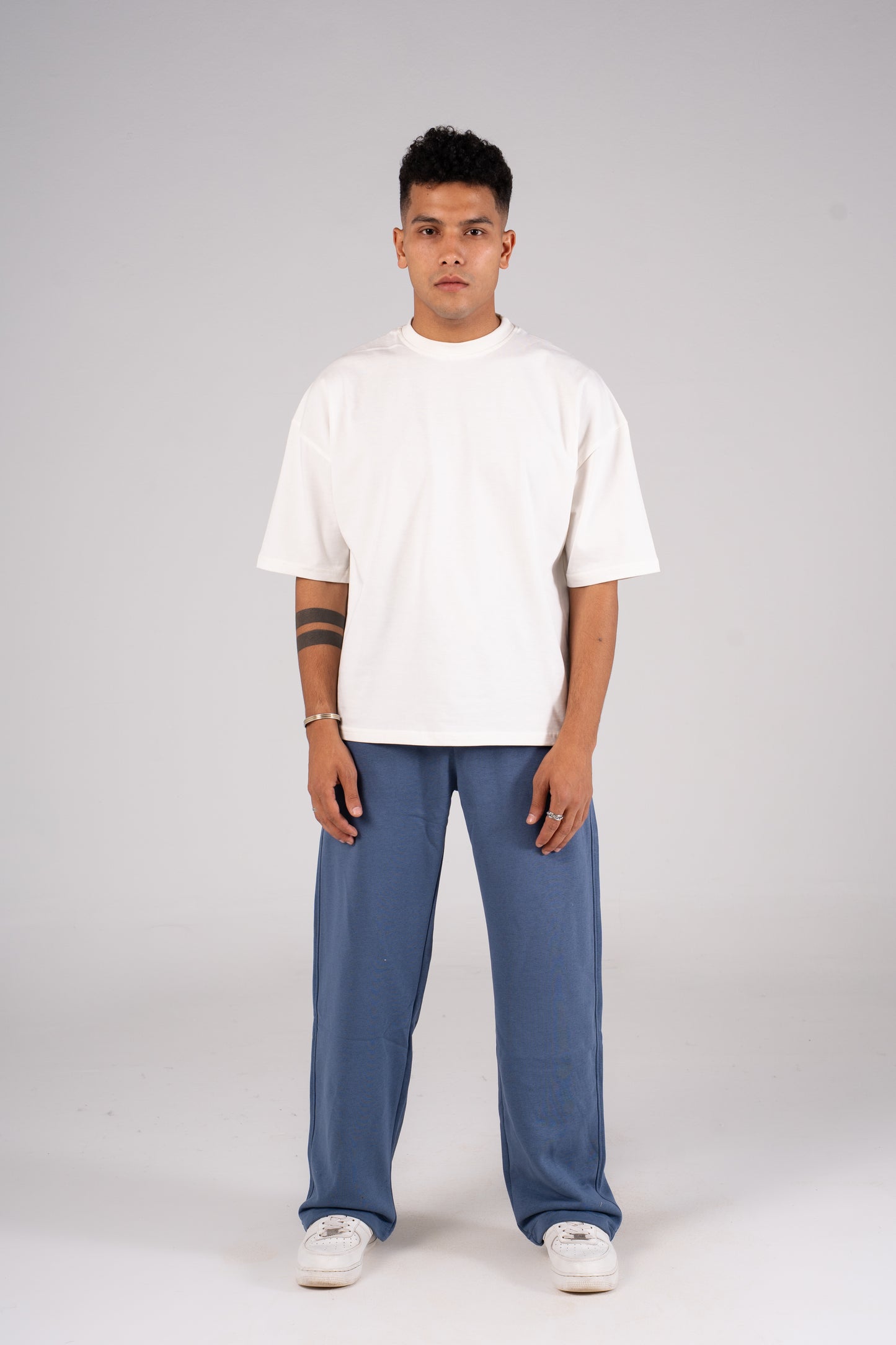 Straight Leg Sweatpants - سويت بانت برجل مستقيمة ( طول السنة )