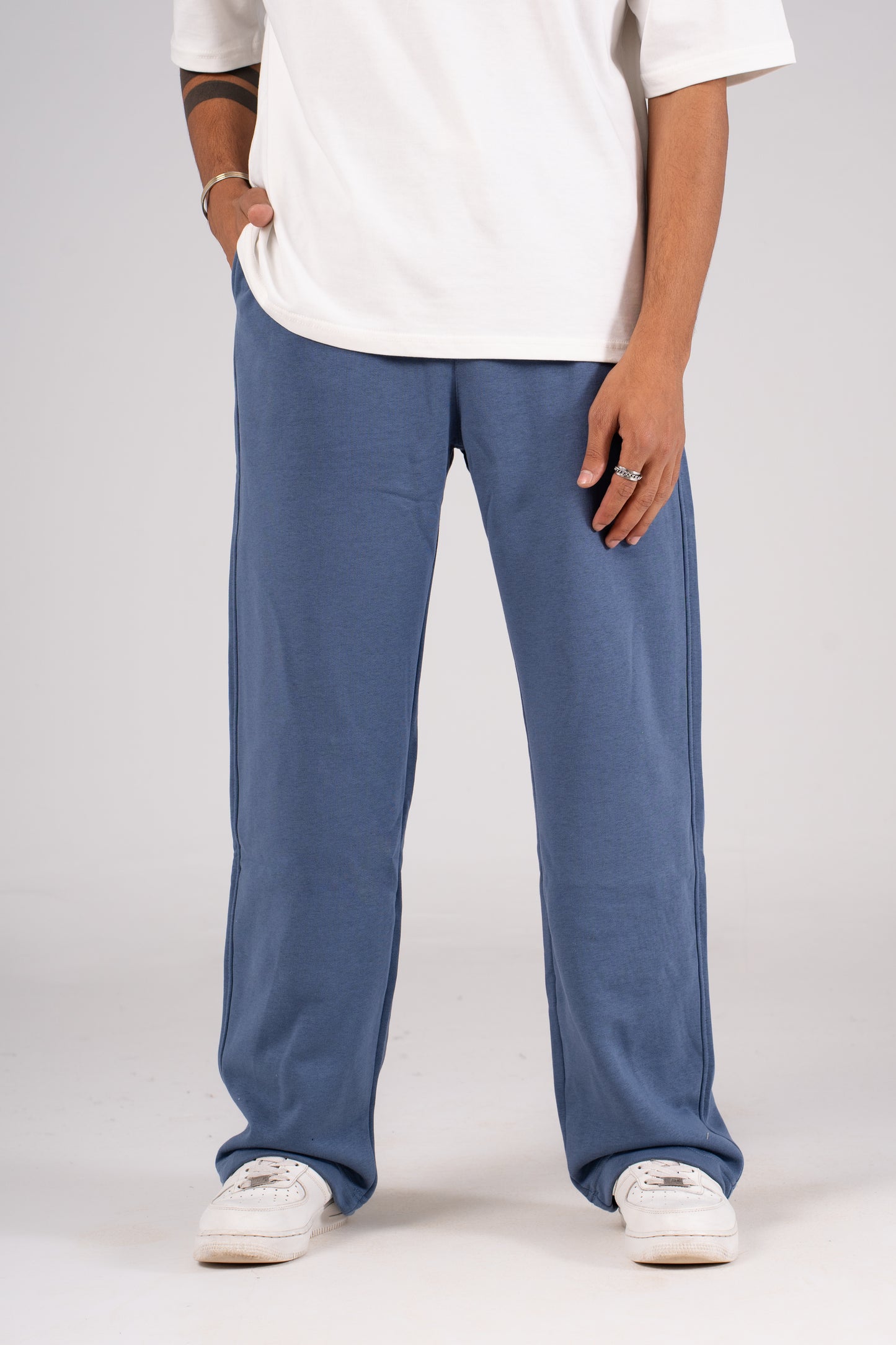 Straight Leg Sweatpants - سويت بانت برجل مستقيمة ( طول السنة )