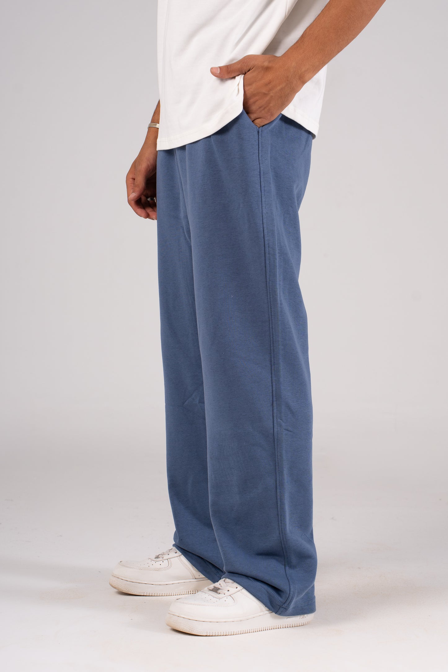 Straight Leg Sweatpants - سويت بانت برجل مستقيمة ( طول السنة )