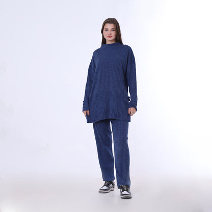 طقم جينز أزرق محبوك كبير الحجم