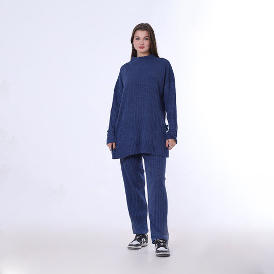 طقم جينز أزرق محبوك كبير الحجم